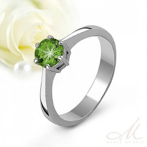 Drágaköves eljegyzési gyűrűt szeretnél?