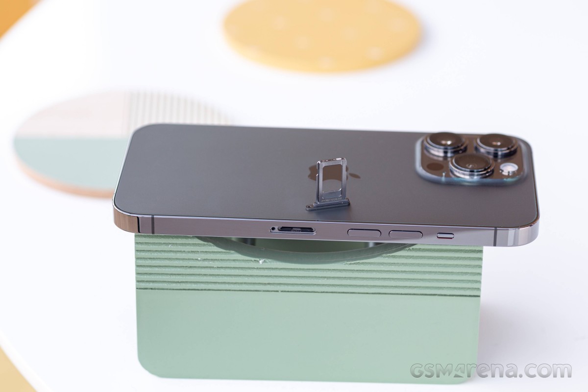 Nem fogad SIM kártyát az iPhone 14 széria