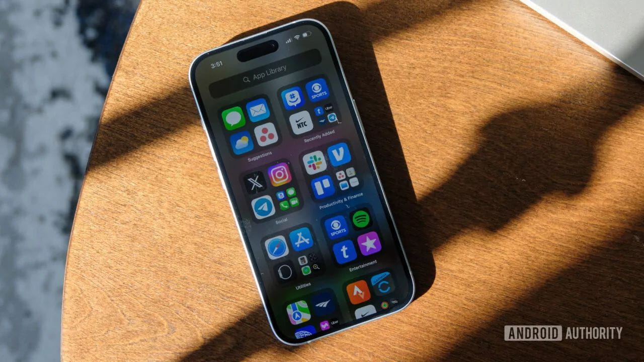 Az Apple hamarosan frissítheti a bontatlan iPhone-okat