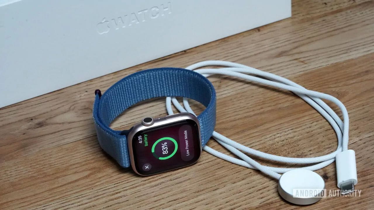 A WatchOS 10.1 lemeríti az Apple Watch akkumulátorát? Hamarosan jön a javítás!