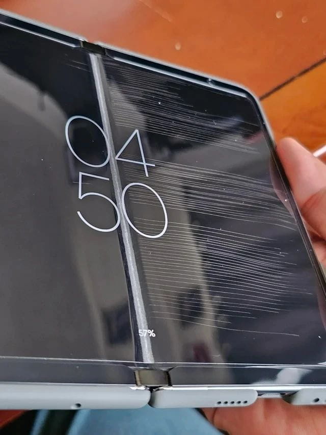 Ciki: öt óra alatt tönkrement a Pixel Fold kijelzője