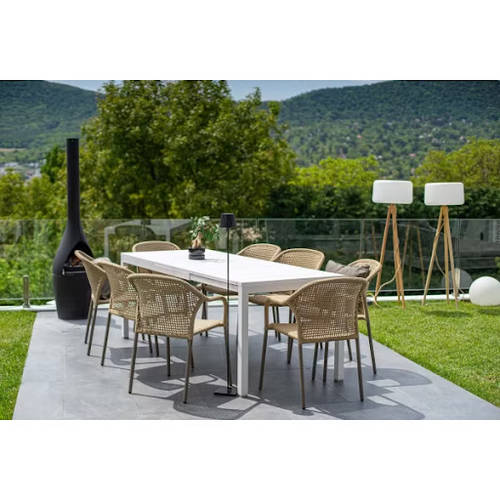 A teraszok kedvelt berendezése: a műrattan kerti bútor