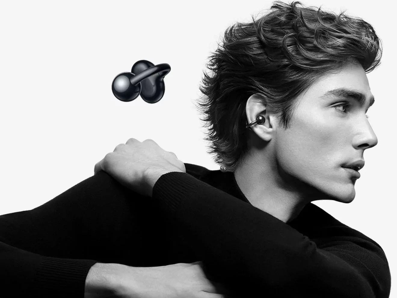 A Huawei FreeClip egy fülhallgató formájú piercingnek néz ki