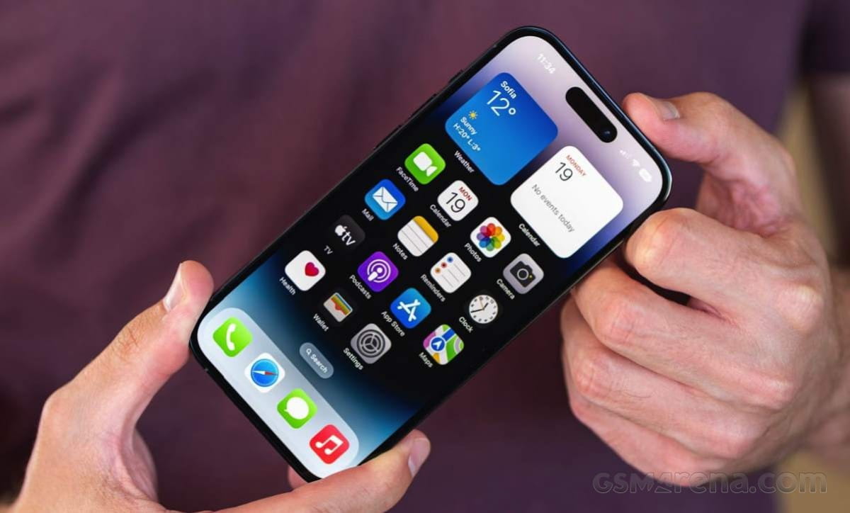 A Samsung már gyártja a kijelzőt az iPhone 15-höz