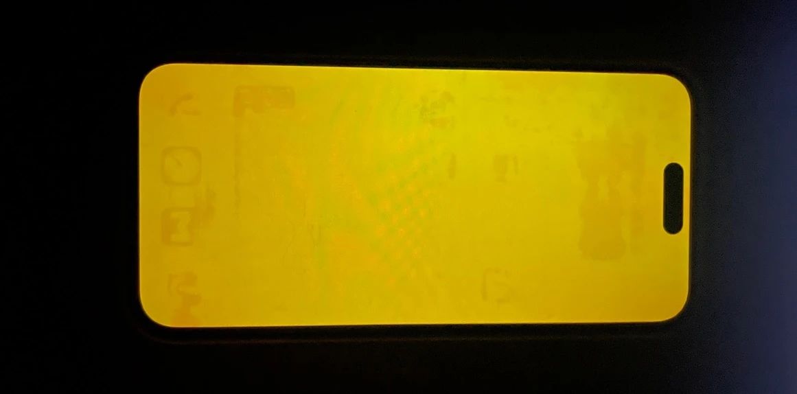 Egyes iPhone 15 Pro Max kijelzők súlyosan beégnek