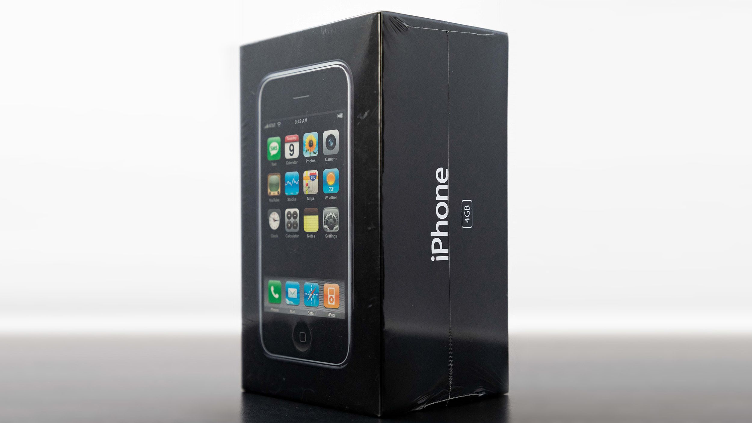 Liciten egy elképesztően ritka első iPhone, 100 ezer dollárt fizethet valaki érte