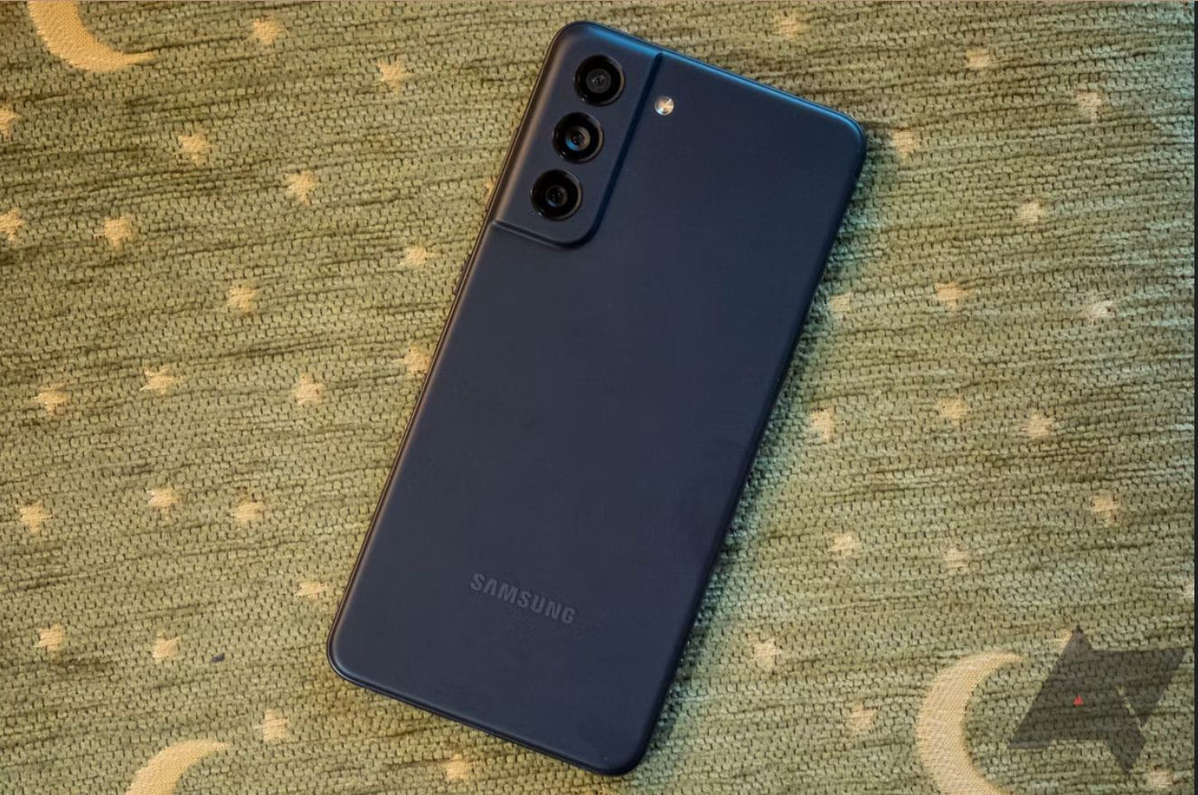 Az újonnan felbukkant Samsung Galaxy S23 FE képek semmit sem bíznak a képzeletre