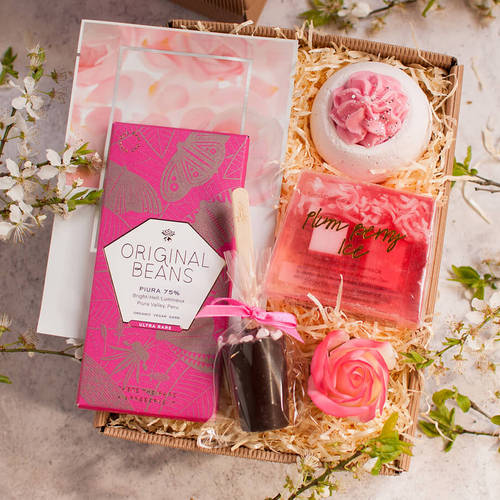 Közeleg az anyák napja, mit küldjünk a jeles alkalomra?