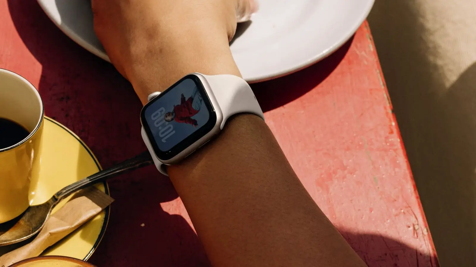 Az Apple eltávolítja az iPhone és Apple Watch közötti Wi-Fi szinkronizálást az EU-ban az iOS 26.2-vel