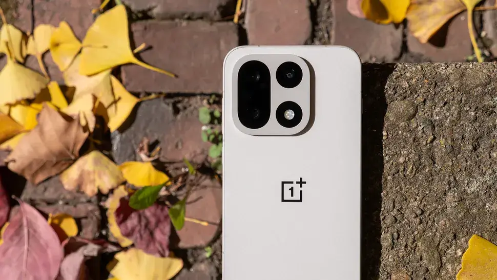 A OnePlus 15 túlélte a lehetetlent – brutális strapabírósággal lepett meg a JerryRigEverything teszten