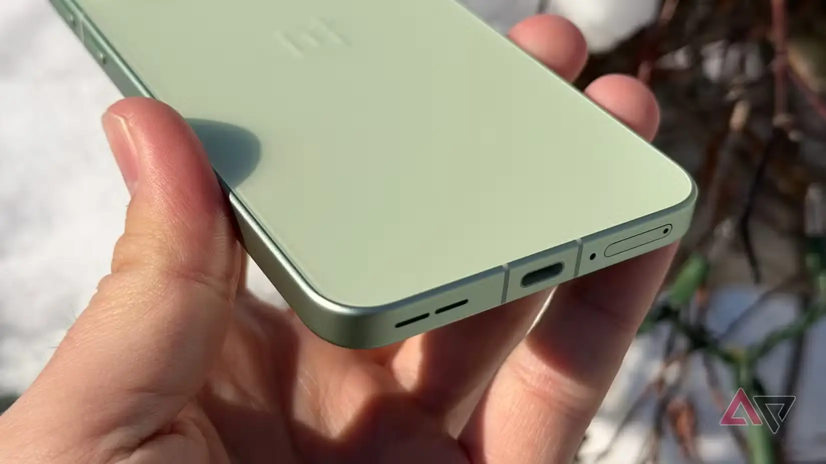 Itt a OnePlus 15R és ez lesz az egyetlen telefon, amit 2026-ban érdemes lesz megvenni