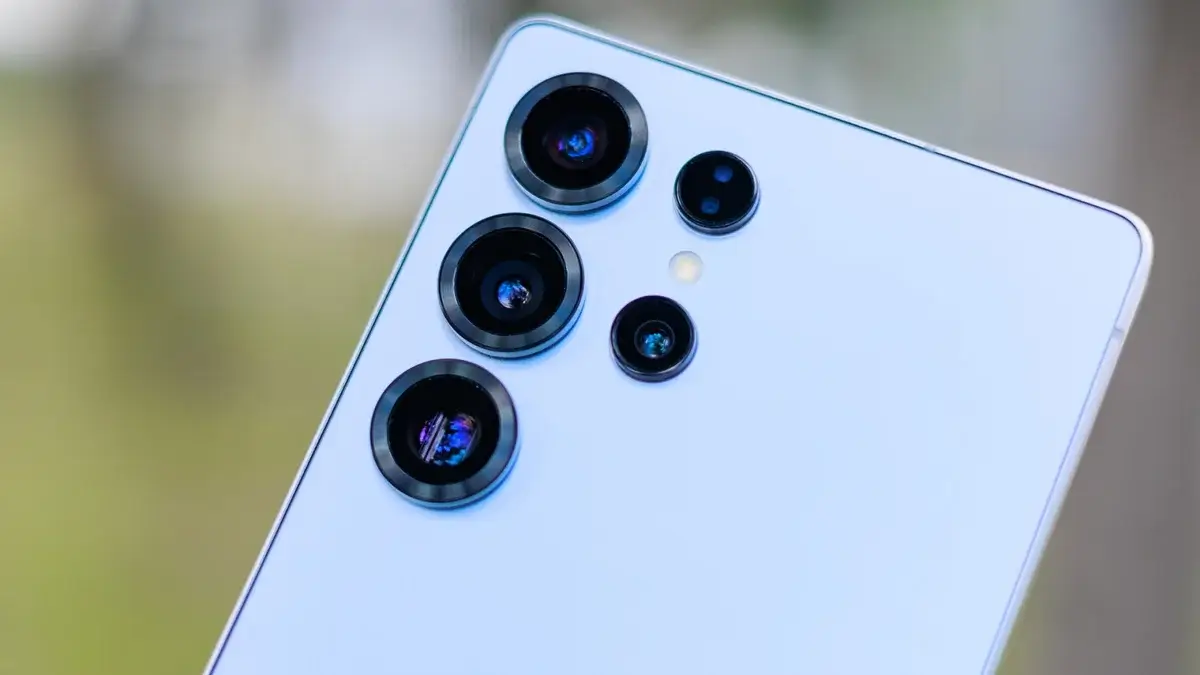 Samsung Galaxy S26 Ultra: új szintre emeli az éjszakai fotózást az f/1.4-es kamerával