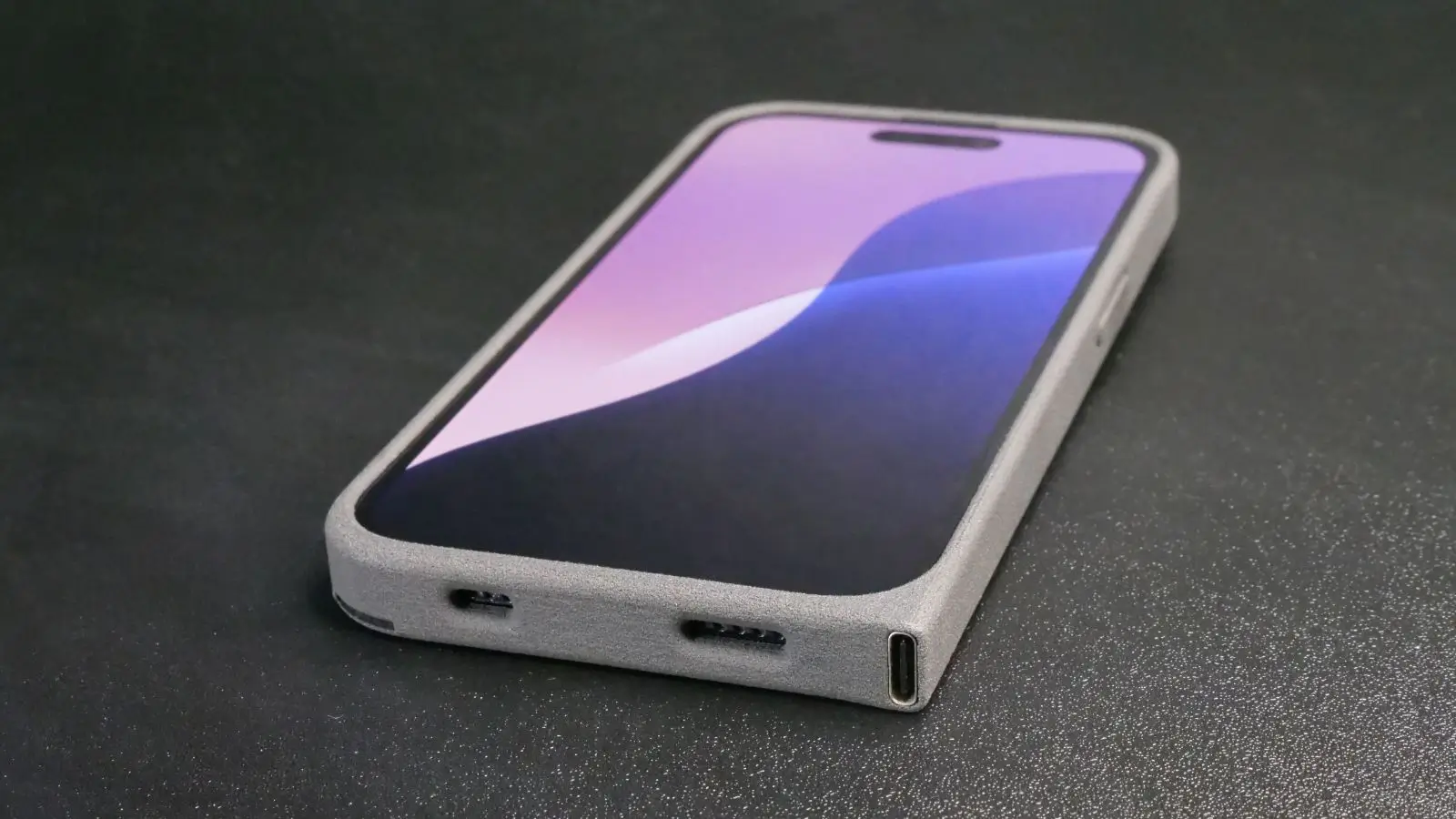 Forradalmi tok hozza el az USB-C csatlakozót a régi Lightning csatlakozós iPhone-okra