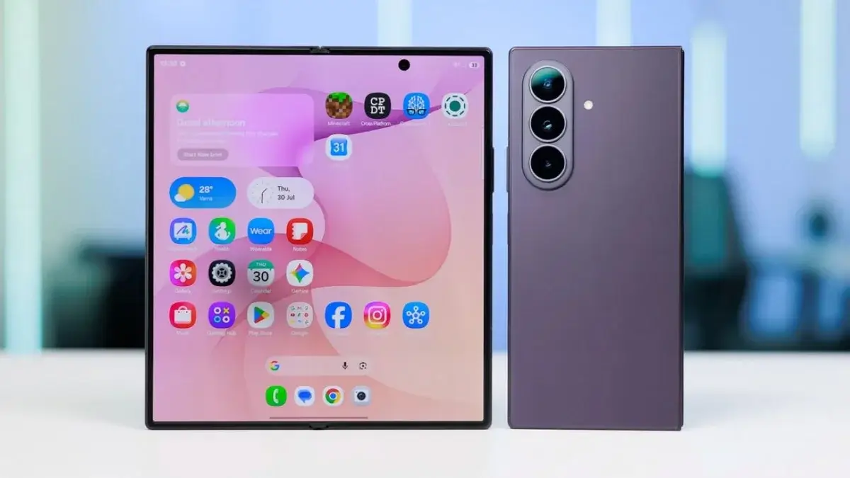 Vita robbant ki a Galaxy Z Fold8 Ultra kijelzőjén: mélyebb lehet a gyűrődés, mint egy négy hónapos Oppo Find N6 esetében