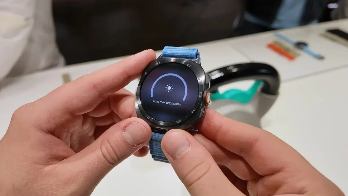 A Galaxy Watch Ultra2 minden eddiginél fényesebb kijelzőt kapott – a Samsung új csúcsórája 5000 nites rekordot dönt