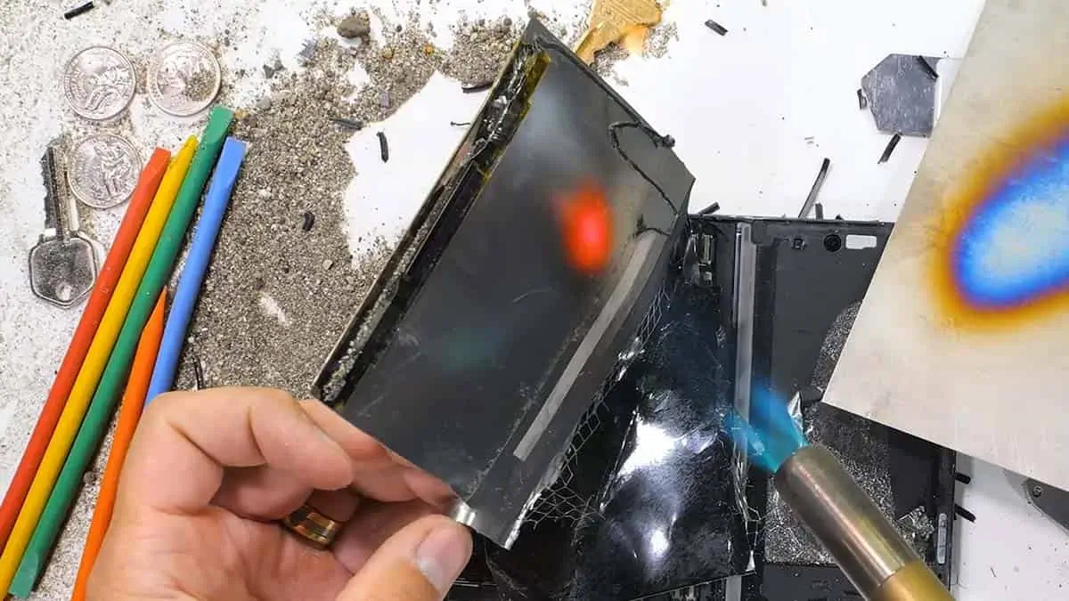 Szétkapták a Galaxy Z Fold8-at: valódi titán, új zsanér és szilícium-karbon akkumulátor került bele