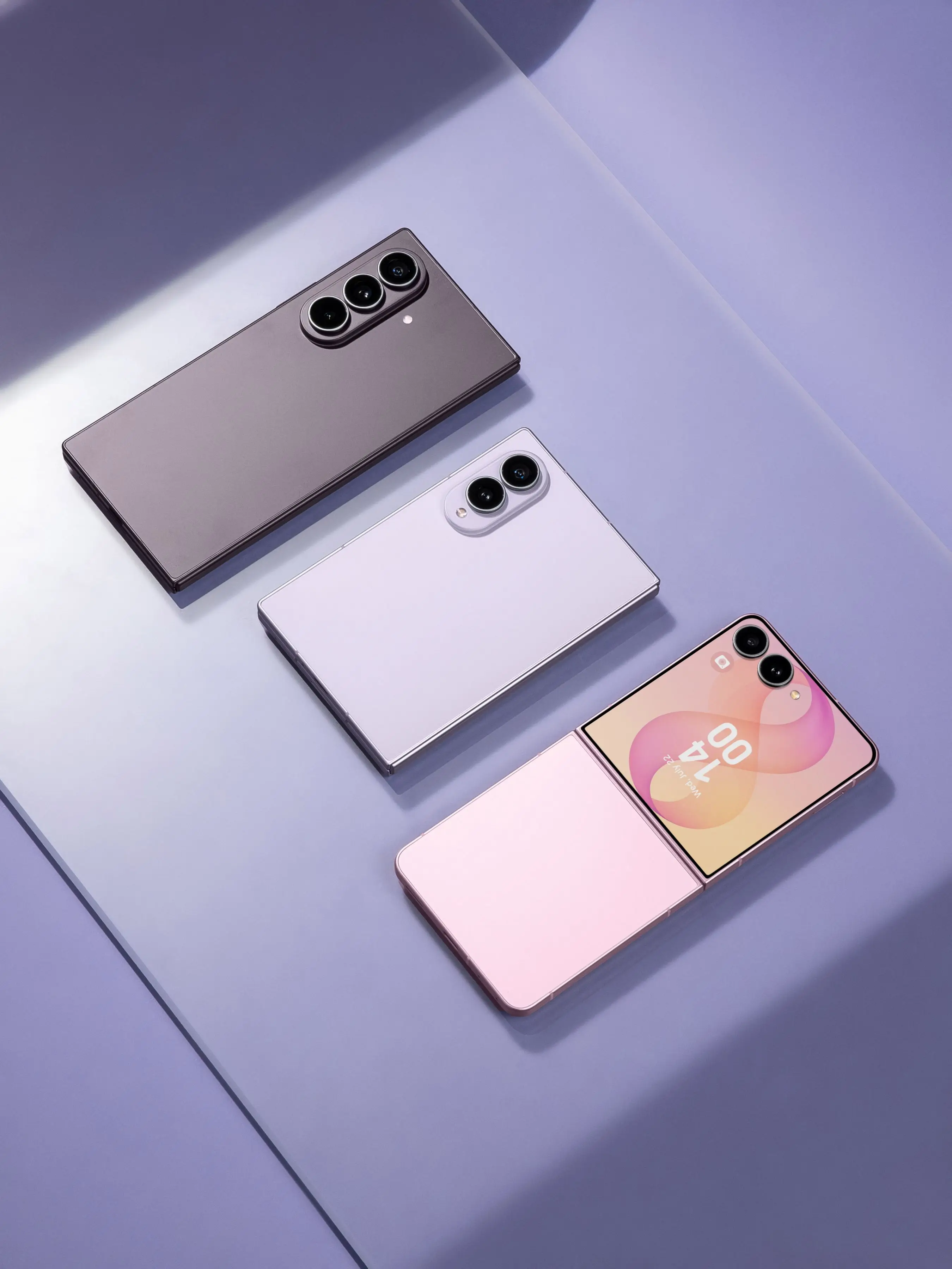 Mától világszerte, így hazánkban is megvásárolhatók a Samsung rekordot döntő, új hajlítható mobiljai és okosórái