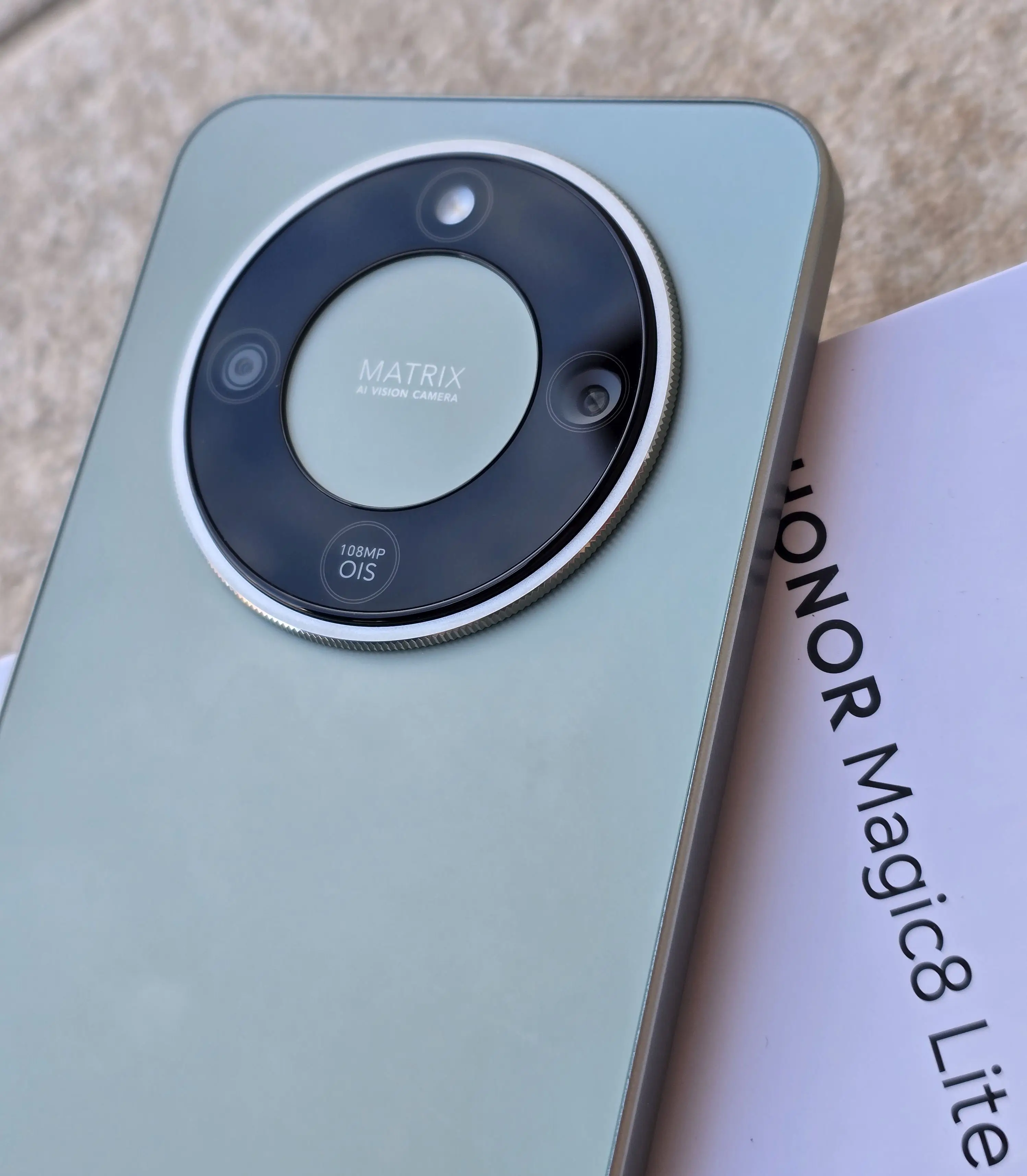 Honor Magic8 Lite – strapabíró, olcsó középkategóriás lemeríthetetlen akkumulátorral (teszt)