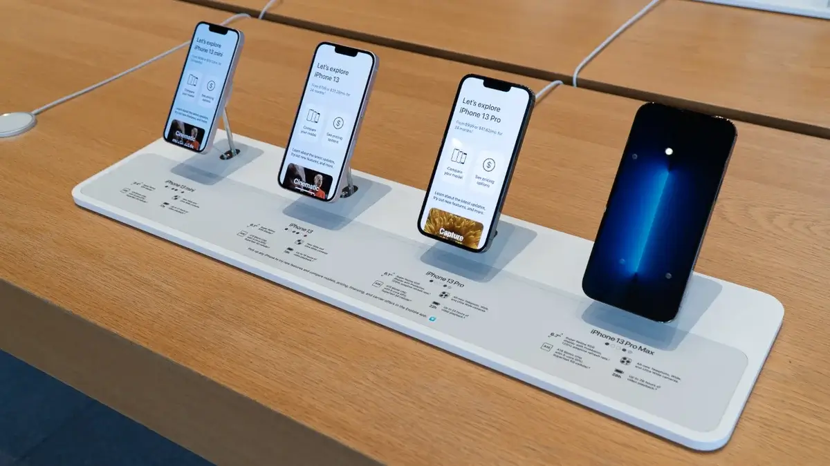 Az Apple új memóriachip-beszállító után néz, Trump engedélyét kéri