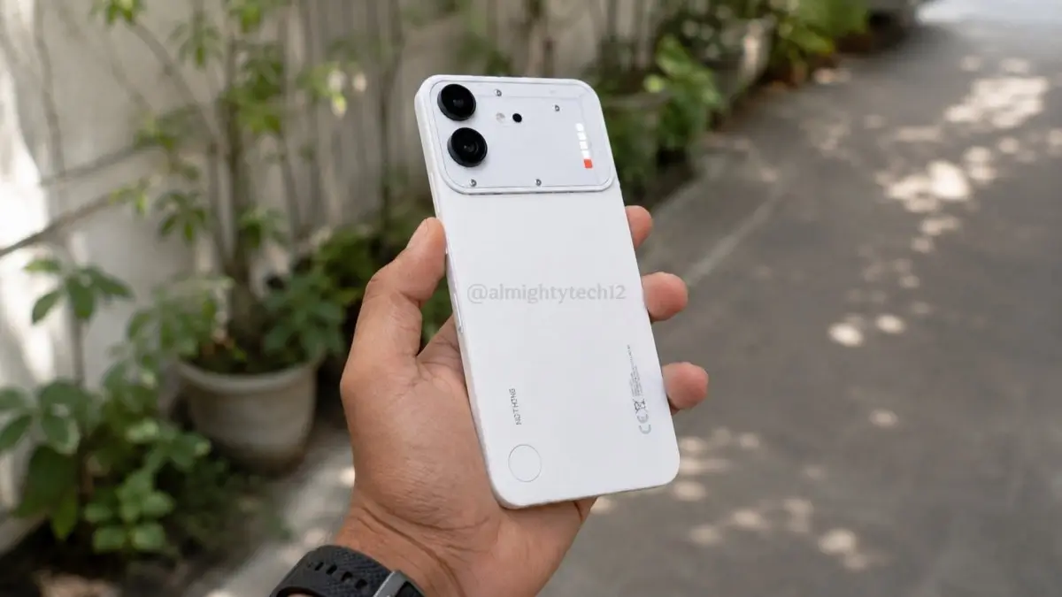 Kiszivárgott a Nothing Phone (4b): élő fotókon mindhárom színváltozat, extraként a specifikációk is