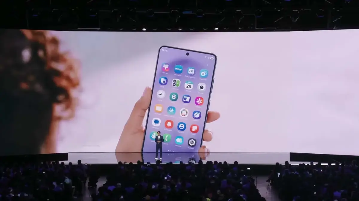 Vége a várakozásnak: Hivatalosan is elstartolt a One UI 8.5