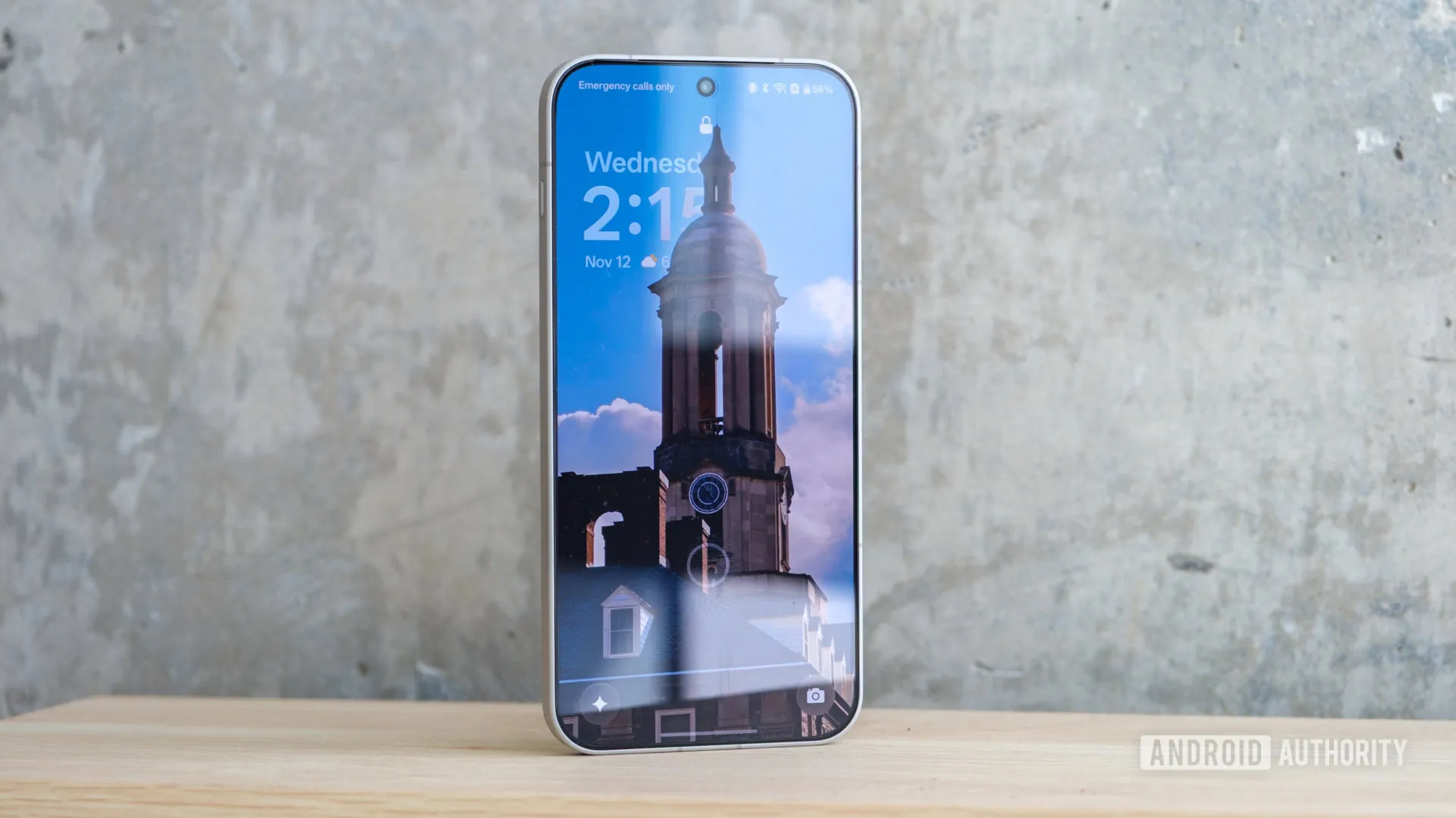 A OnePlus 16 végre elhozhatja a kávamentes kijelzők korszakát