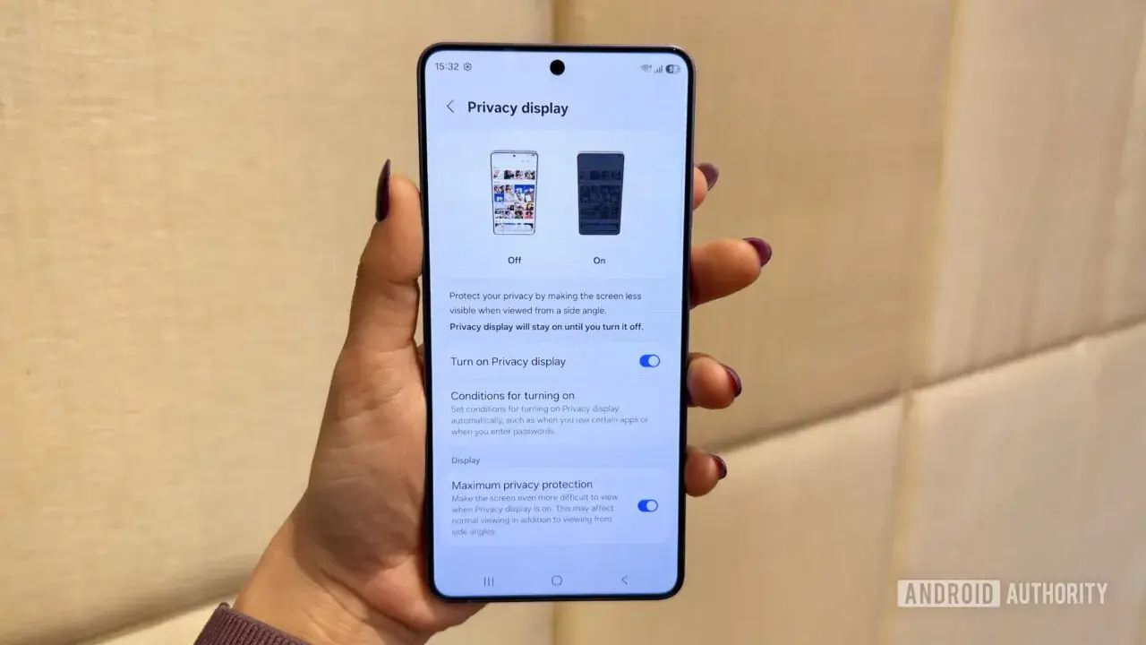 Samsung Galaxy S26 Ultra Privacy Display vs. adatvédelmi fólia: melyik a jobb választás?