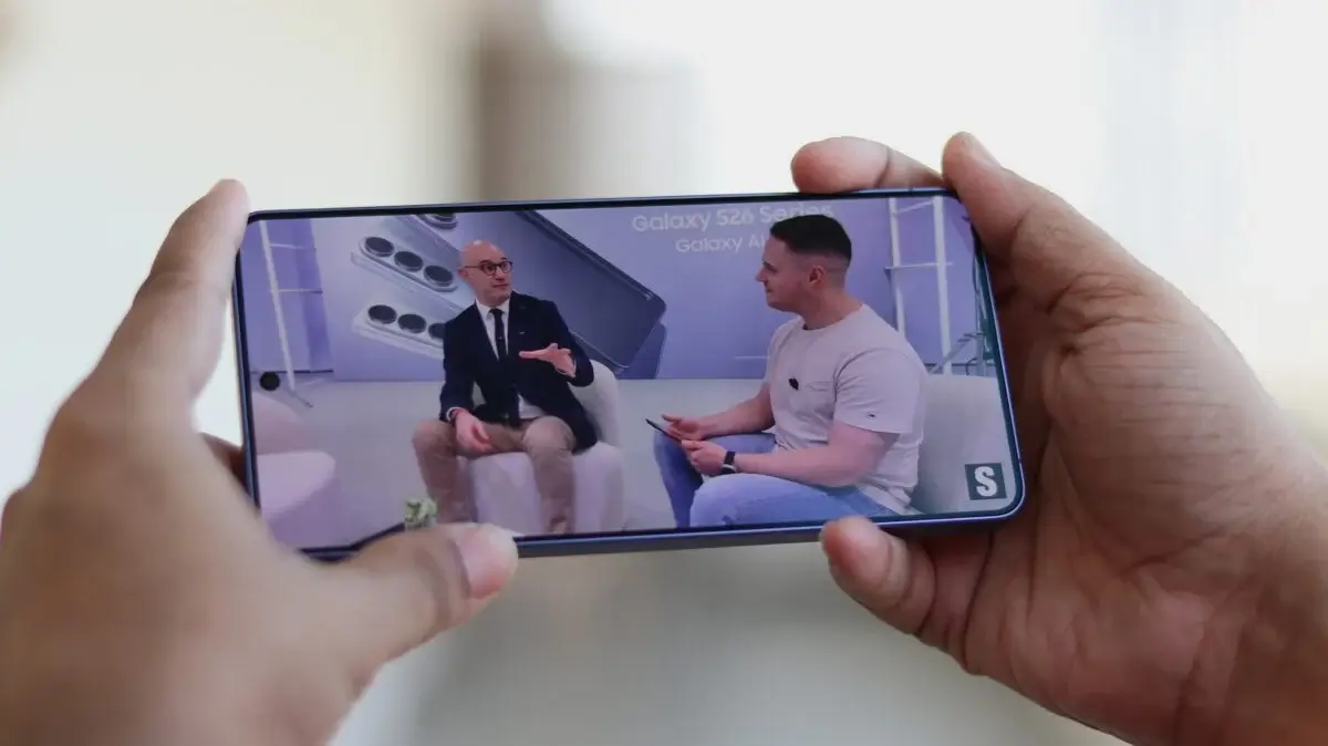 Jó hír - a Samsung szerint nem hardverhiba okozza a Galaxy S26 Ultra piros kijelzőproblémáját