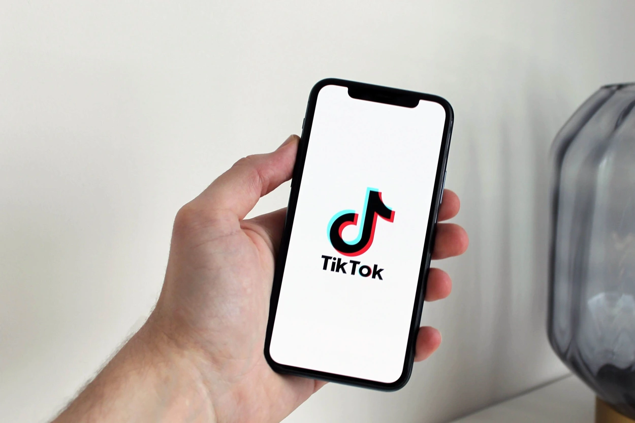 TikTok-hirdetés webshopoknak: mire kell felkészülni az indulás előtt?