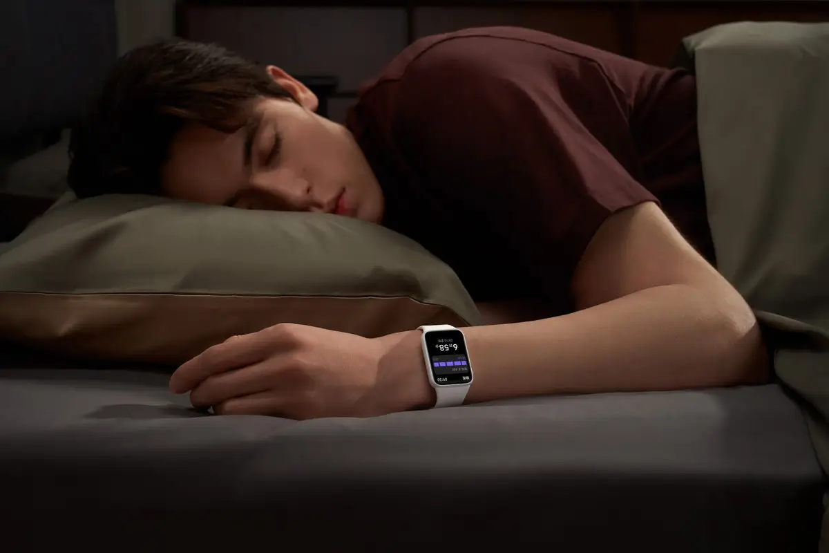 Új korszakot nyit a Xiaomi: bemutatkozott a Band 10 Pro és az első clip-on fülhallgató