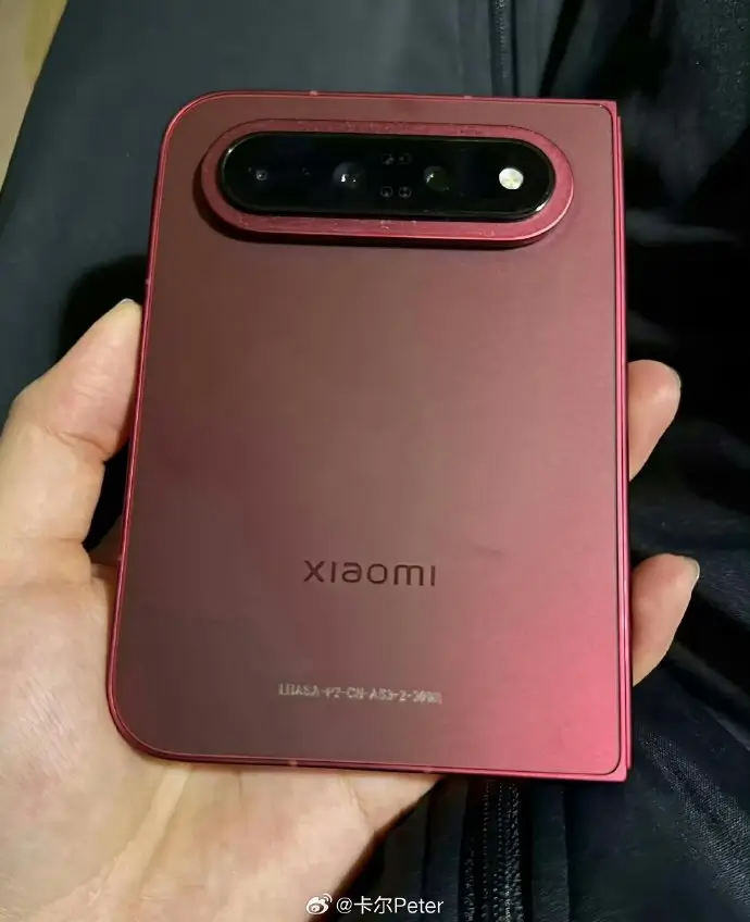Új képeken a Xiaomi 18 Fold, és egyre izgalmasabbnak tűnik