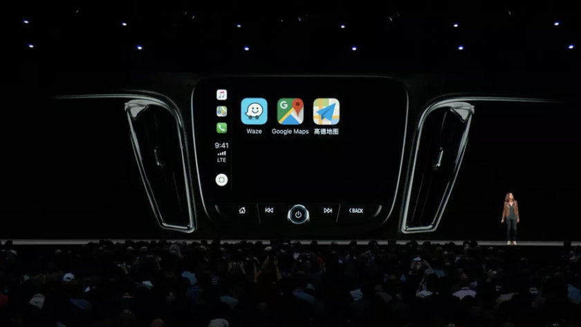 Apple CarPlay Waze és Maps támogatással