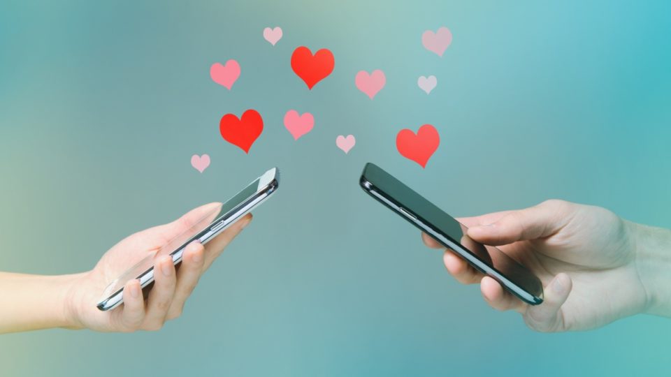 A szerelem erősebb a telefonnál?
