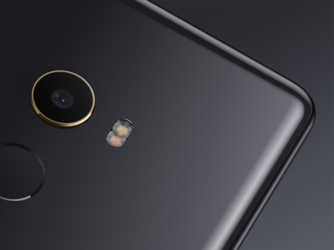 Szuper Note 8 másolat lett a Xiaomi Mi MIX 2
