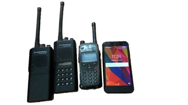 profi kommunikációs eszközök mellett