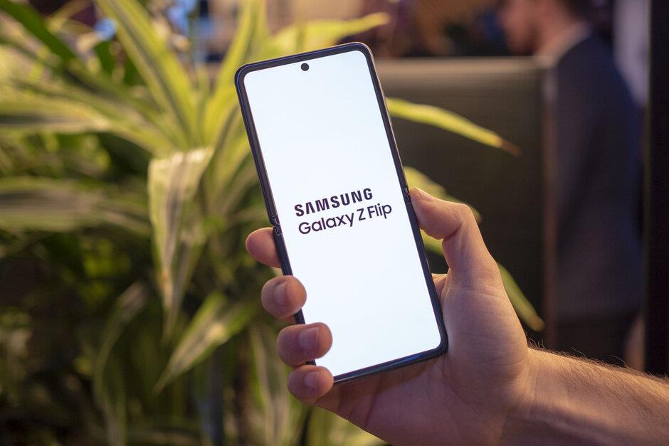 Drága mulatság lesz a Flip Z javítása