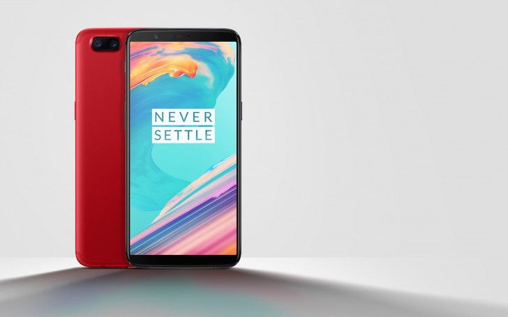 Gyönyörű lett a OnePlus 5T pirosban