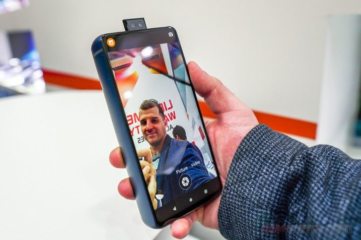 Okostelefon 18.000mAh akkumulátorral!?