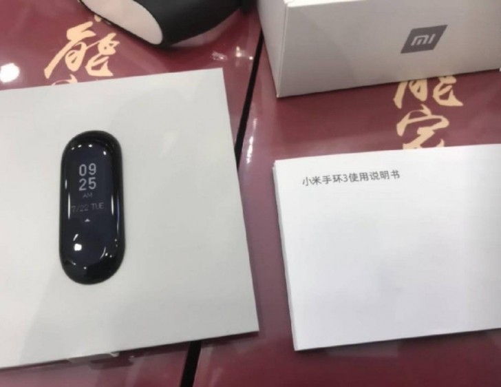 Fotókon a Xiaomi Mi 8 és a Mi Band 3