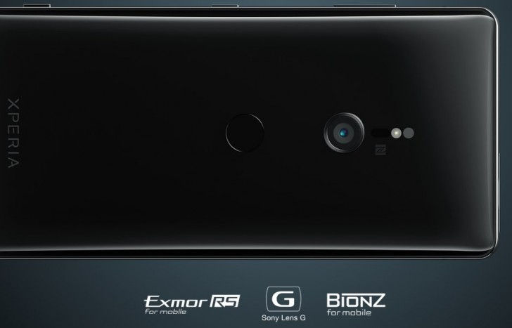 Hatalmas, hajlított OLED kijelzővel jött a Sony Xperia XZ3