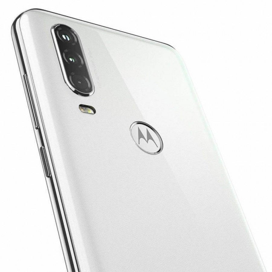 Kiszivárgott képeken a Motorola One Action
