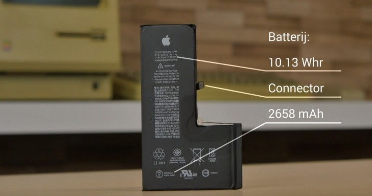 Videóra vették a szétkapott iPhone XS-t
