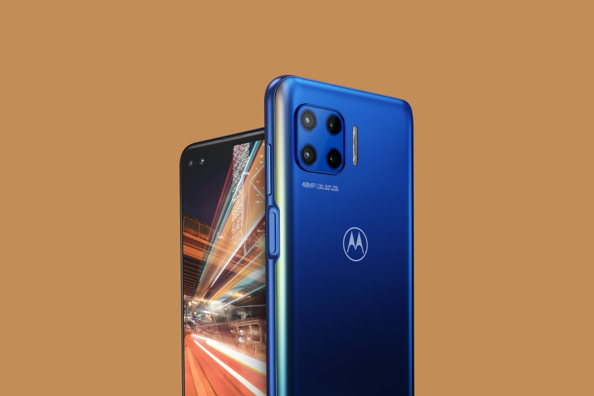 Erősebb telefonon dolgozik a Motorola