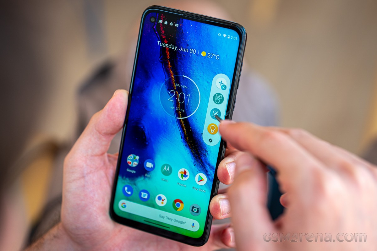 Újabb okostelefon a Motorolától