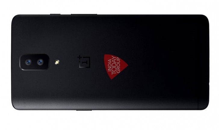 Dual kamerát kaphat a OnePlus 5