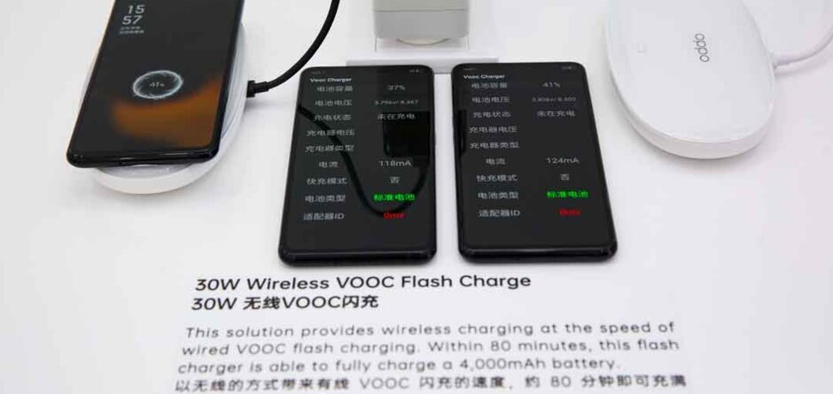 Jöhetnek a gomb nélküli mobilok!