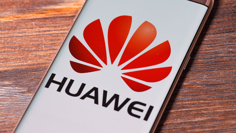 Huawei - 30 milliárd dolláros bevételkiesés