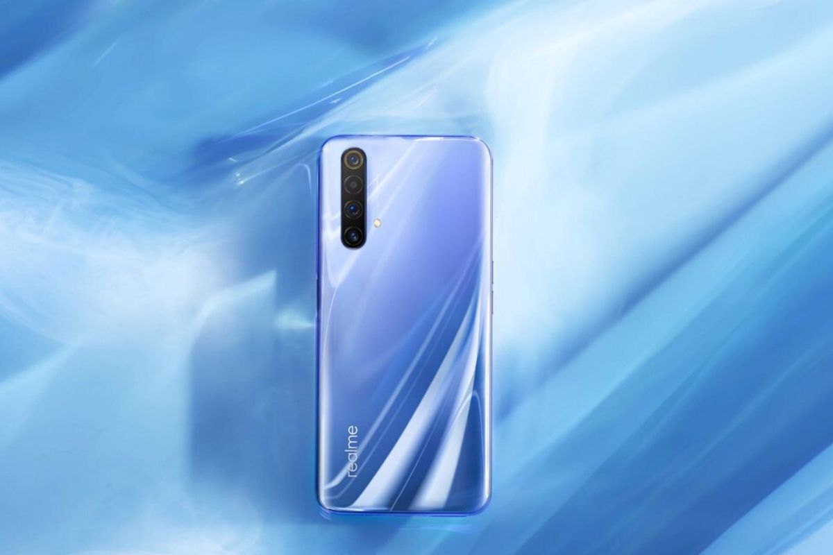 Hat kamerával érkezik a Realme X50t 5G