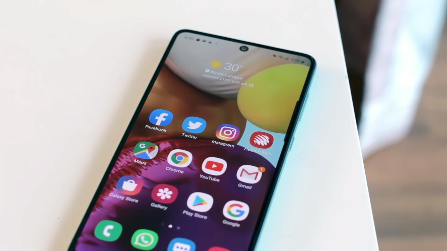 Új középkategóriás Samsung érkezik